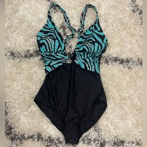 VENUS Onepiece Swimsuit Size 12 NWOT
